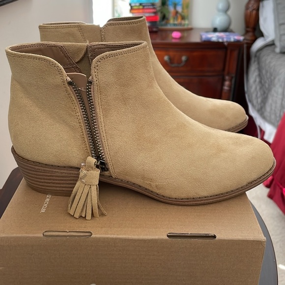 Zodiac Women's Tan Ankle Boots - Picture 3 of 5